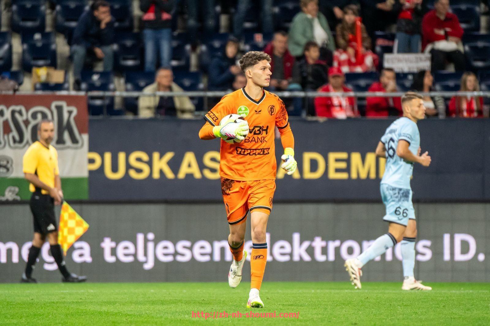 收米体育直播-世俱杯球员年度关键传球失误数据统计与战术风险分析